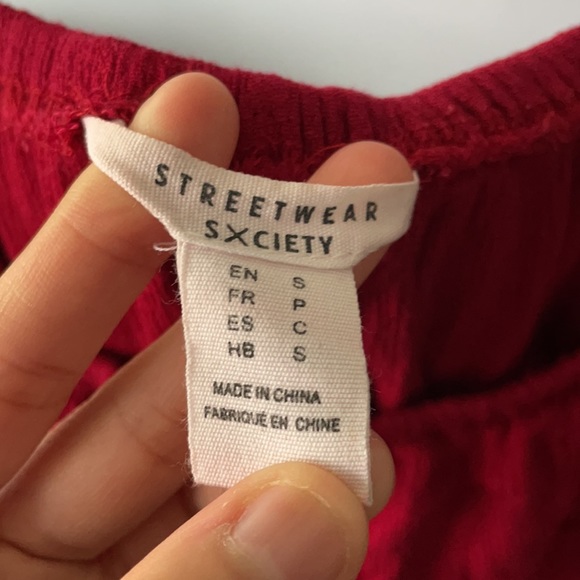 Red Streetwear Society Flowy Off Shoulder Top - Picture 6 of 12